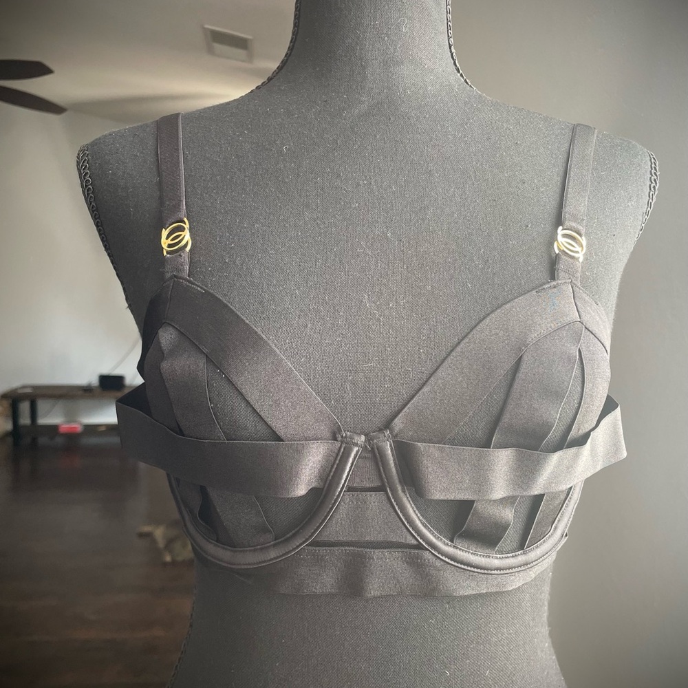 Victoria’s Secret Black Balconette Bra – Size 36B